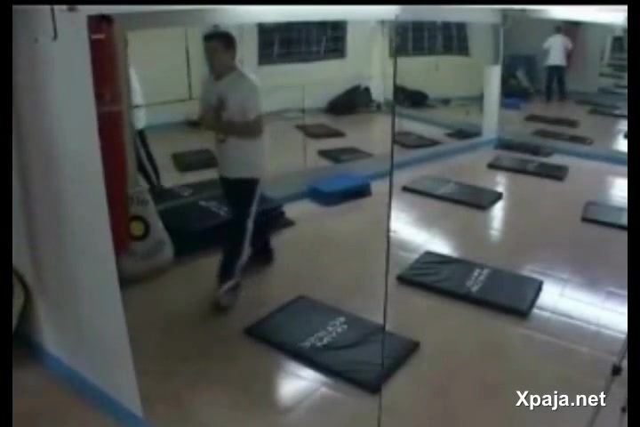 Se la coge en el gym y lo graban sin que se den cuenta